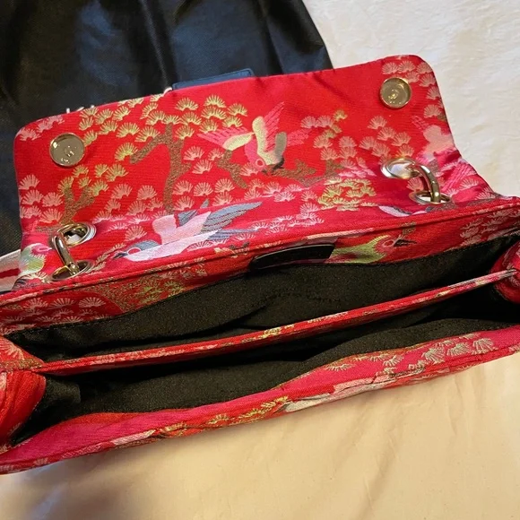 Kurt Geiger Red Floral Shoulder Bag with Gold Chain - Picture 7 of 7